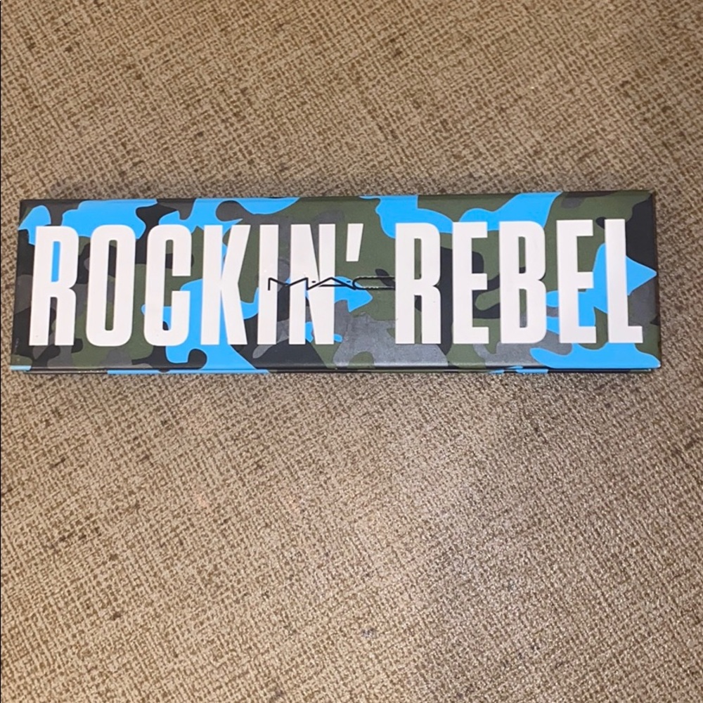 MAC COSMETICS EYESHADOW PALLETE